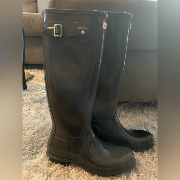 Size 9 Tall Hunter Boots - Picture 2 of 4